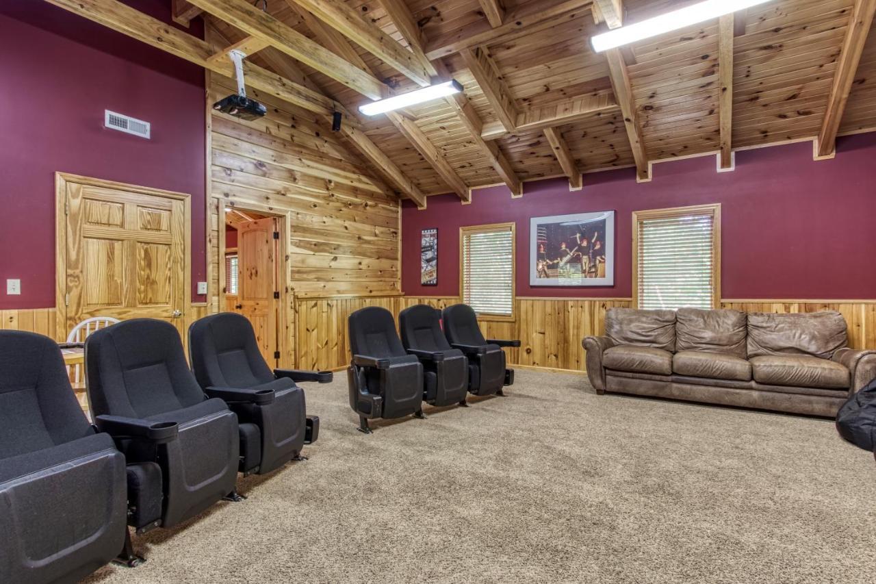 Mountain Lake Lodge, Hot Tub, Theater Room, 1089 Free Tickets Each Paid Day, Dollywood And More سيفيرفيل المظهر الخارجي الصورة